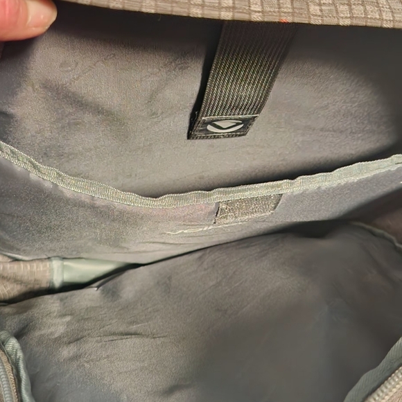 Volcano Backpack-Excellent Condition!!! - Picture 8 of 10